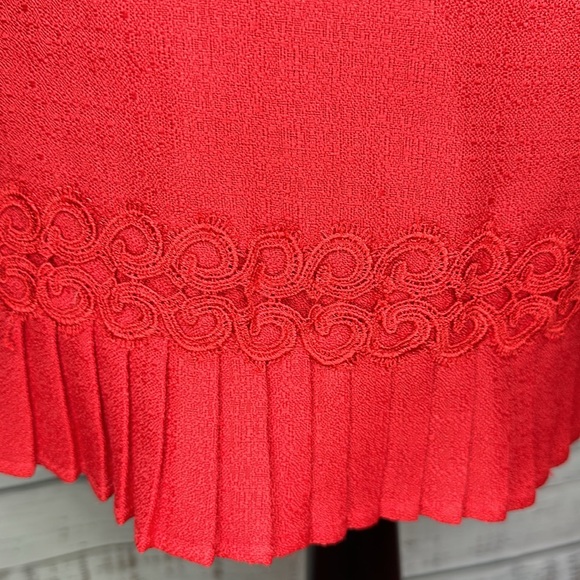 Red NWT skirt suit in 14P K Petite Collection 14P with beautiful detail - Picture 5 of 8